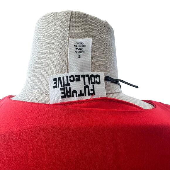 Red Satin cocktail Dress with Flower detail size 10 party,holiday  new - Picture 4 of 5